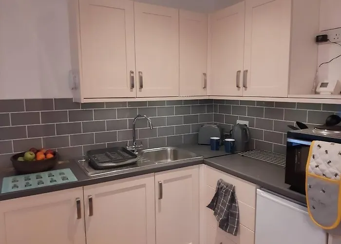Spacious, Self-Contained, 1 Bedroomed Annex
