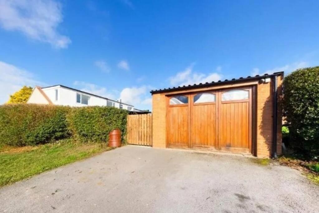 Spacious, Self-contained, 1 Bedroomed Annex Holiday home *