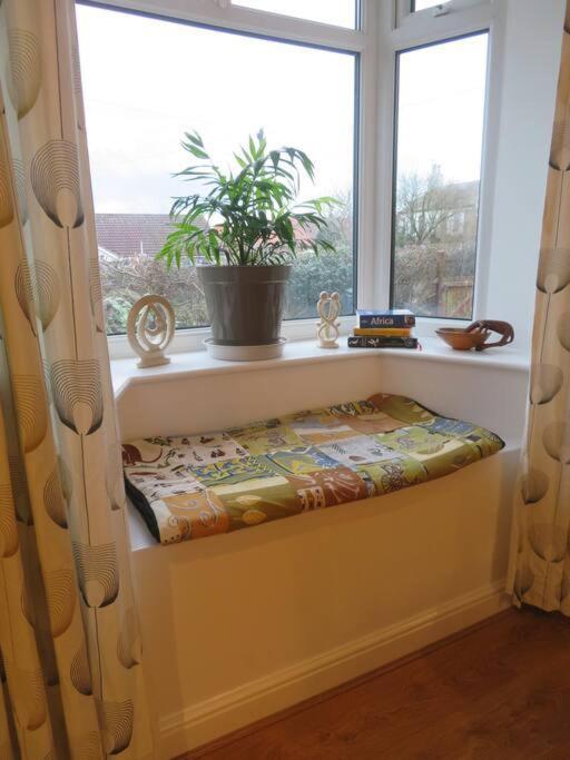 Spacious, Self-contained, 1 Bedroomed Annex * Bempton